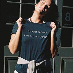 Sweaty Betty tee shirt "Support Women Support the Wolrld", Size XL, Blue, Modal
